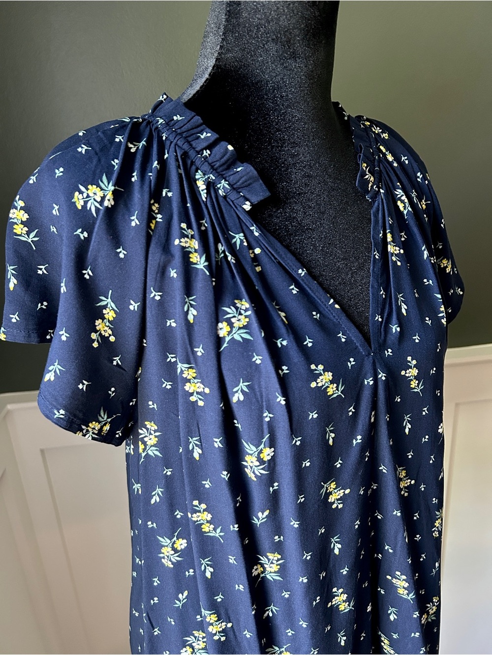 GAP Ditsy Floral Flutter Sleeve Peasant Blouse size Medium, NWT
